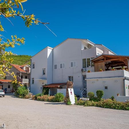 Apartments By The Sea Sumpetar, Omis - 2808 Exterior photo